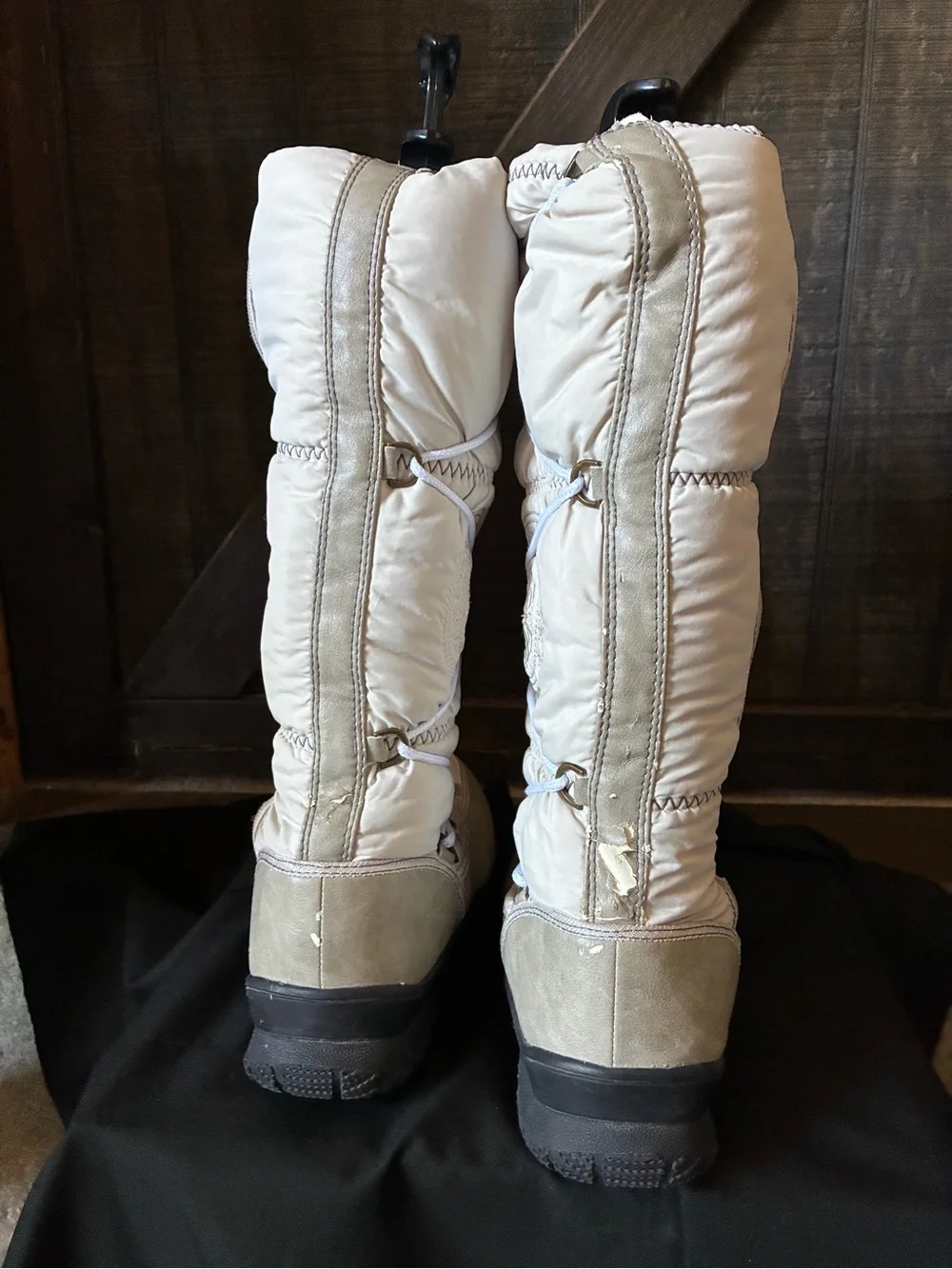 Khombu Tall Quilted Winter Boots in Light Beige Never worn,